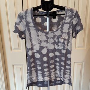 lululemon athletica Gray and White Patterned Tee